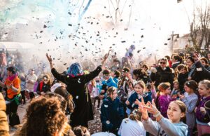 Programme de la cabane Jacob-Bellecombette pour les enfants d’hiver : une opportunité unique pour nos enfants de la diaspora Enfants participent à une activité enneigée à la cabane Jacob-Bellecombette pendant les vacances scolaires