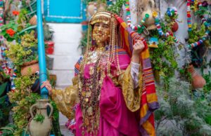Comment choisir le bon garde-temps pour un style contemporain tunisien Femme tunisienne portant un garde-temps contemporain