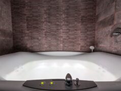 Une nouvelle ère pour les services de beauté : la nouvelle gérante de Spa De A à Zen à Vitré Nouvelle gérante dynamique devant Spa De A à Zen Vitré
