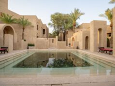 Les 5 meilleurs spas en Algérie à découvrir pendant l’été 5 spas en Algérie aux bassins extérieurs remplis d'eau et de plantes