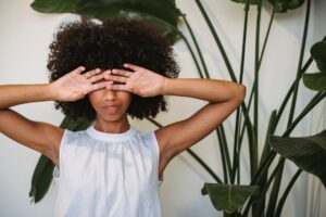 Secrets de beauté de la super-mannequin Imaan Hammam : un regard sur la beauté maghrébine au-delà des frontières