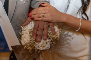 Robert Ménard et le mariage interdit au Maghreb : comment l’Algérie répond ?