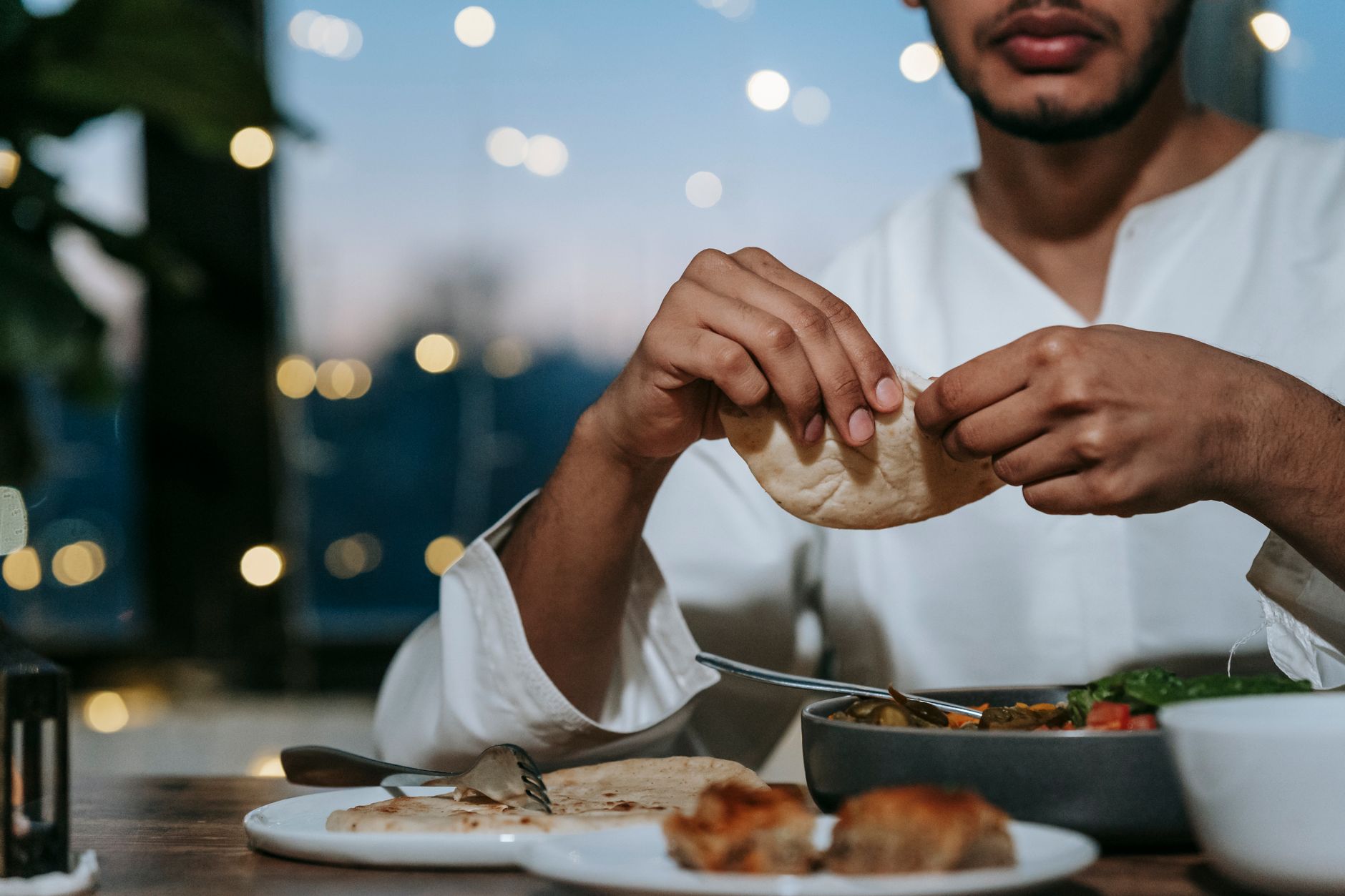 Dîner entre chrétiens et musulmans pendant Carême et Ramadan