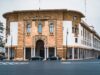 Attribution de l’allocation touristique par carte bancaire : la Banque d’Algérie explique tout Algérien de la diaspora payant sa carte bancaire pour l'allocation touristique