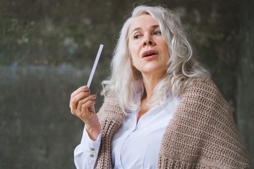 Les cheveux gris : un signal de défense anticancéreuse ? – Guide complet pour la santé familiale maghrébine
