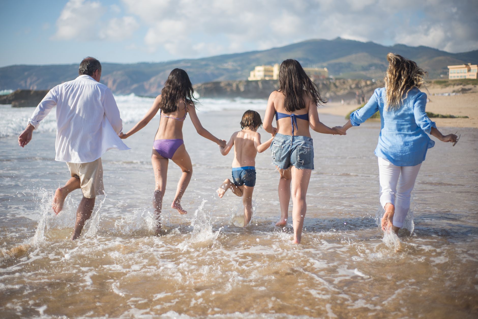 Famille algérienne sur une plage en vacances