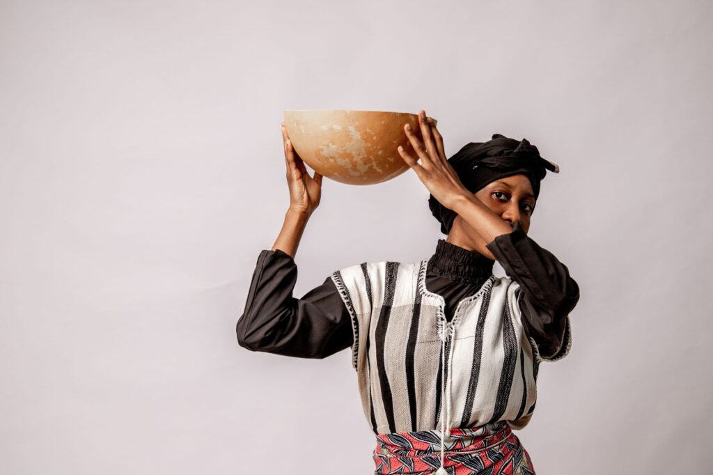 Les créations fluides de Fatma Ben Abdallah : mode maghrébine contemporaine