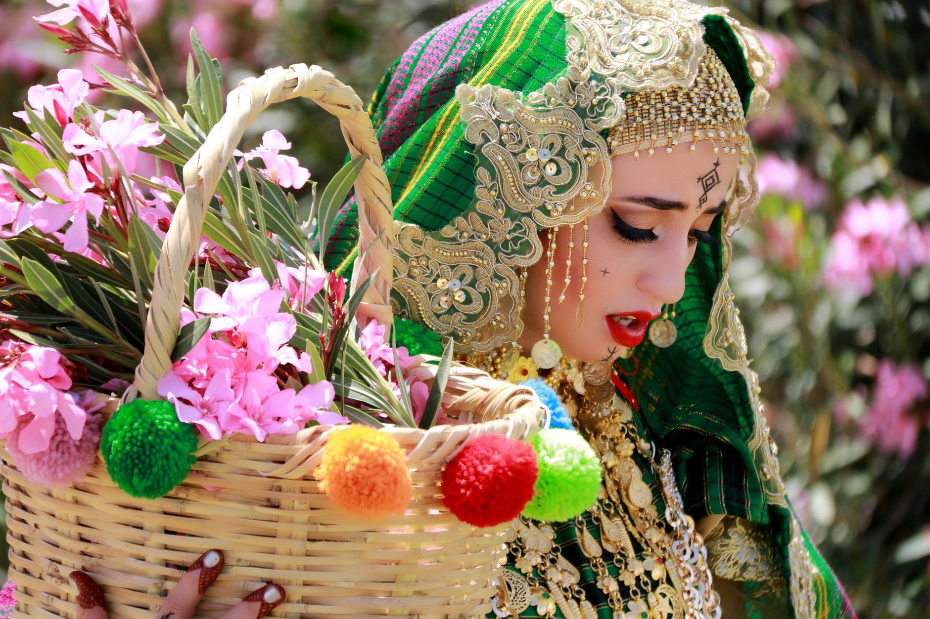Maghrébin en tenue traditionnelle pour l'Aïd el-Kébir