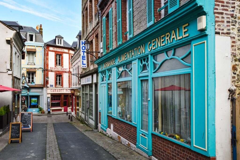 Une boutique d’artisanat marocain ouvre à Cherbourg-en-Cotentin : un nouvel élan pour la diaspora maghrébine