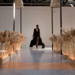 Fashion Week Tunis : le spectaculaire défile de Zeus, icône virale du luxe