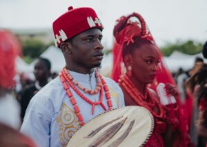 Un mariage traditionnel africain organisé en France : une nouvelle forme de fierté et de connexion