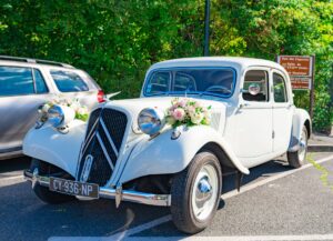 Salon du mariage à Nîmes : Limousine, Mapping et Costumes britanniques, les tendances pour votre mariage réussi
